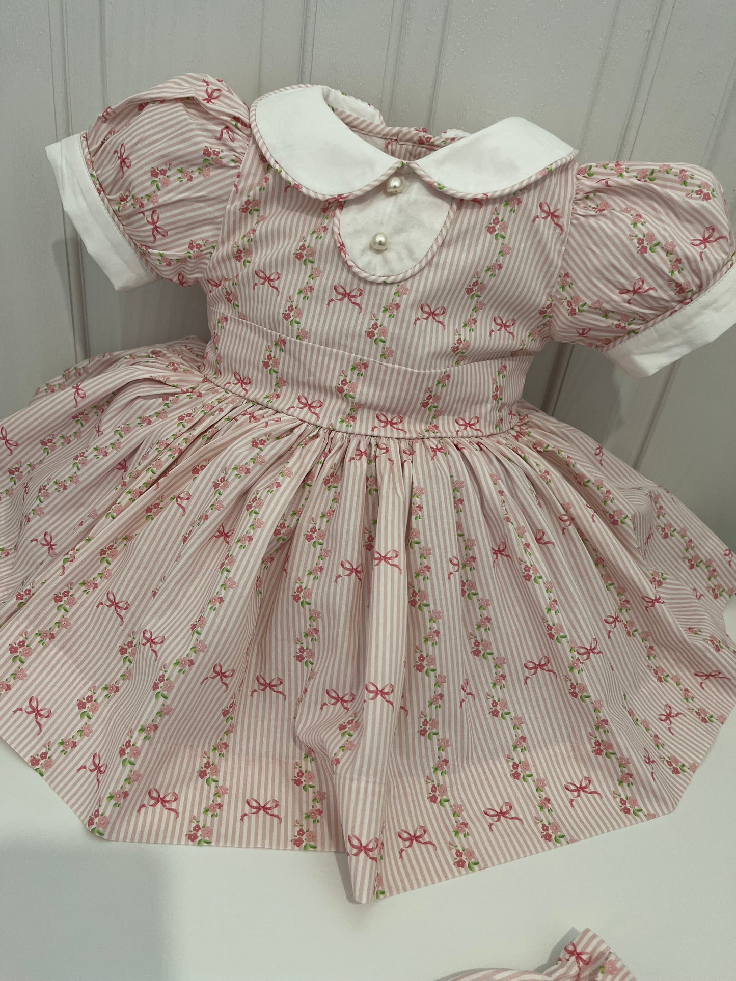 Classic pink bow print dress