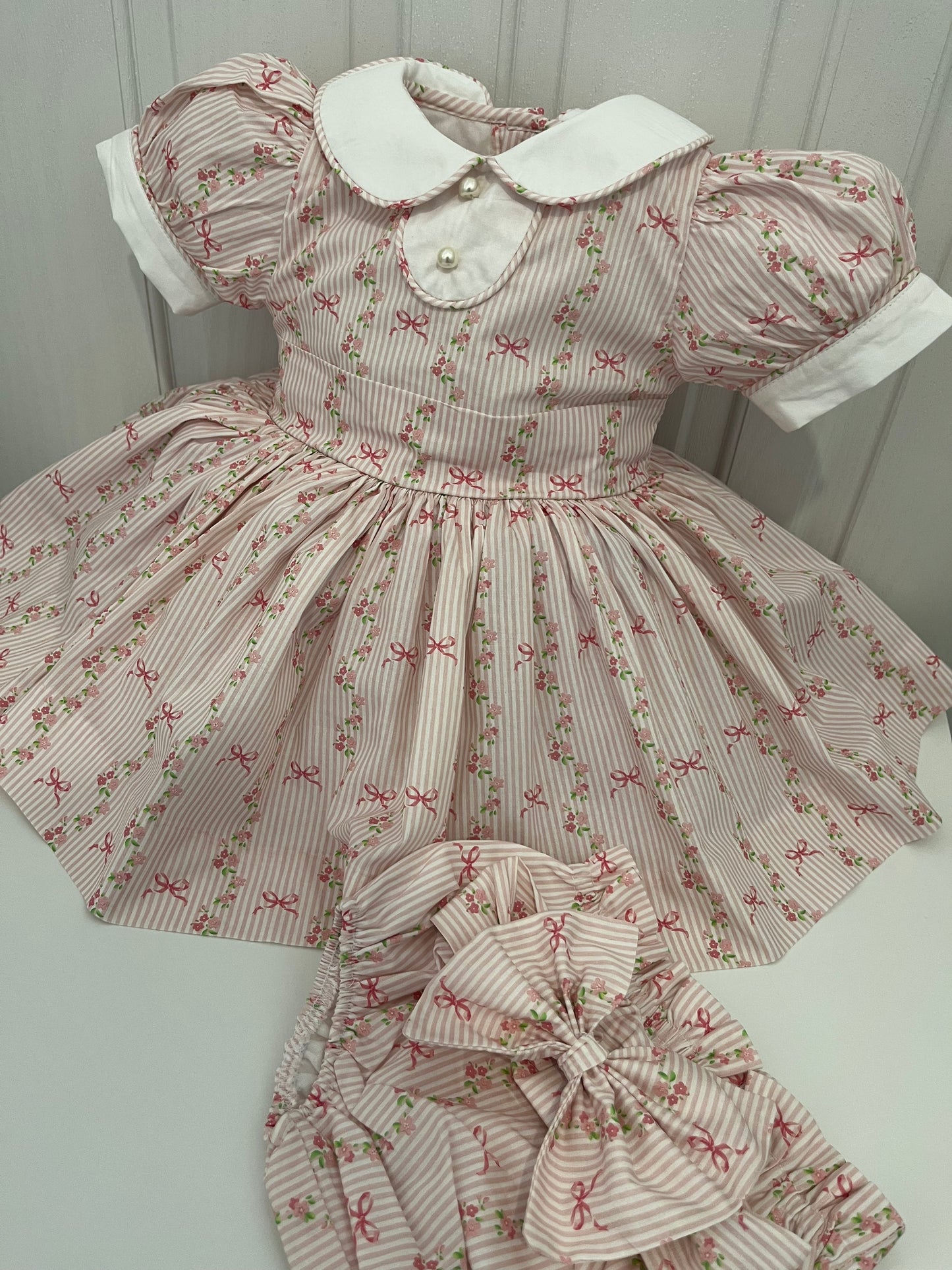 Classic pink bow print dress
